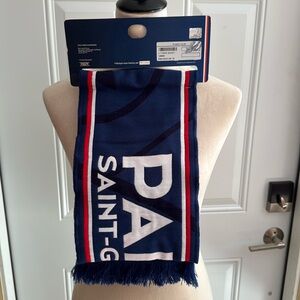 PARIS - NWT. ST GERMAIN Football Club Scarf.